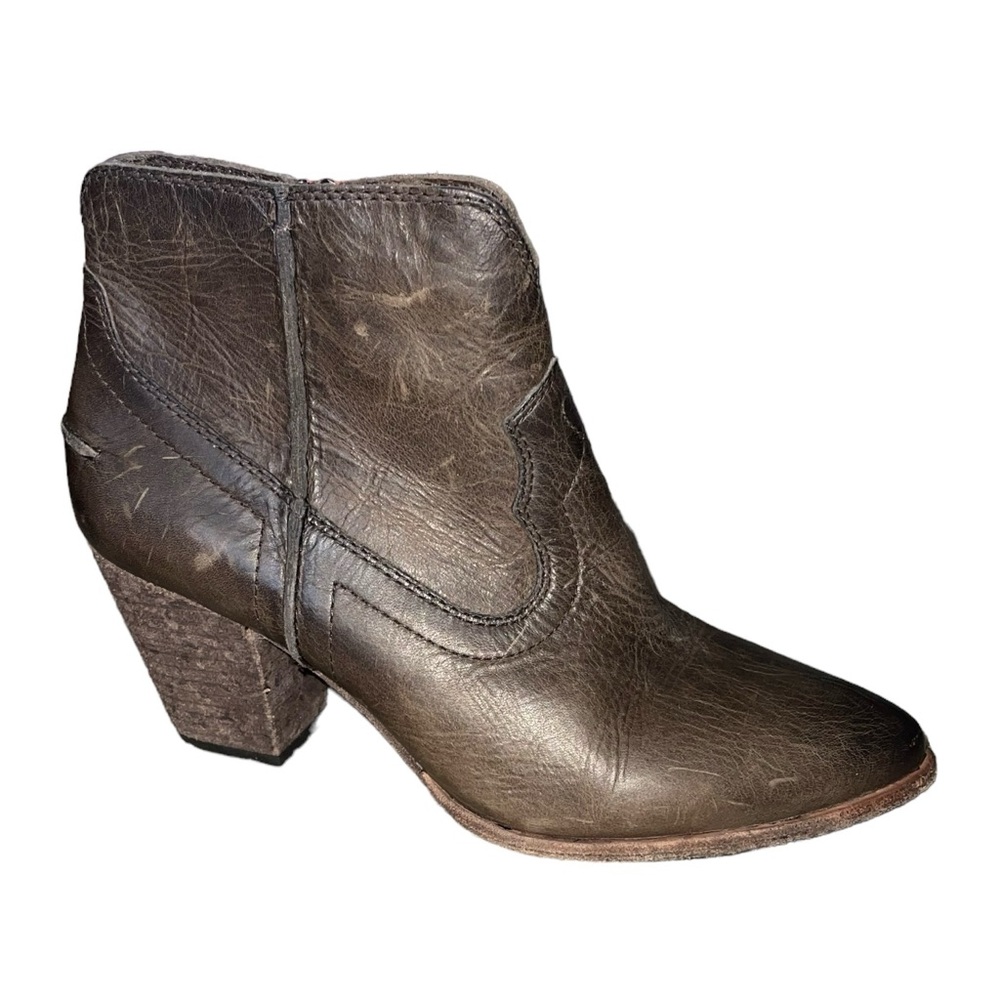 LIKE NEW. Frye Renee Seam Short Boot Womens 8.5